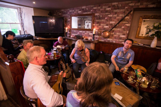 Session at The Bruce Inn (Photo ©Sean Purser)